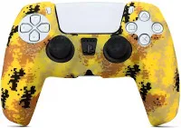 Защитный силиконовый чехол + 2 накладки на стики для геймпада Playstation DualSense Жёлтый Камуфляж (PS5)