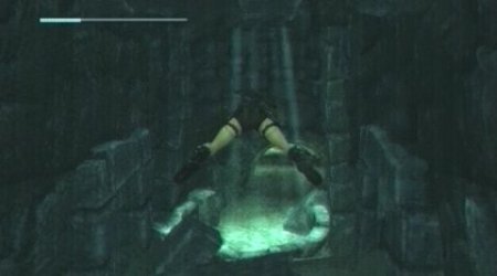  Lara Croft Tomb Raider: Legend (PSP) 