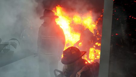 Игра Firefighting Simulator The Squad Русская Версия (PS4/PS5) Playstation 4