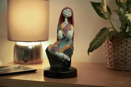 Фигурка подставка для геймпада/телефона Cable Guys: Салли (Sally) Кошмар перед Рождеством (The Nightmare Before Christmas) (895357) 20 см