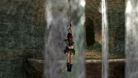  Lara Croft Tomb Raider: Legend (PSP) 
