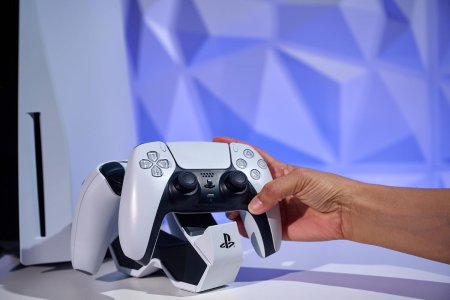 Зарядная станция для 2-х геймпадов Playstation DualSense PowerA Twin Charging Station (LOT40506D0401) (PS5)