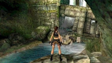  Lara Croft Tomb Raider: Legend (PSP) 