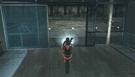  Lara Croft Tomb Raider: Legend (PSP) 